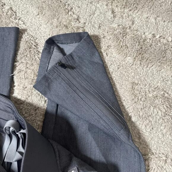 FIGS Kanye Moto Scrub Pant - Picture 4 of 7